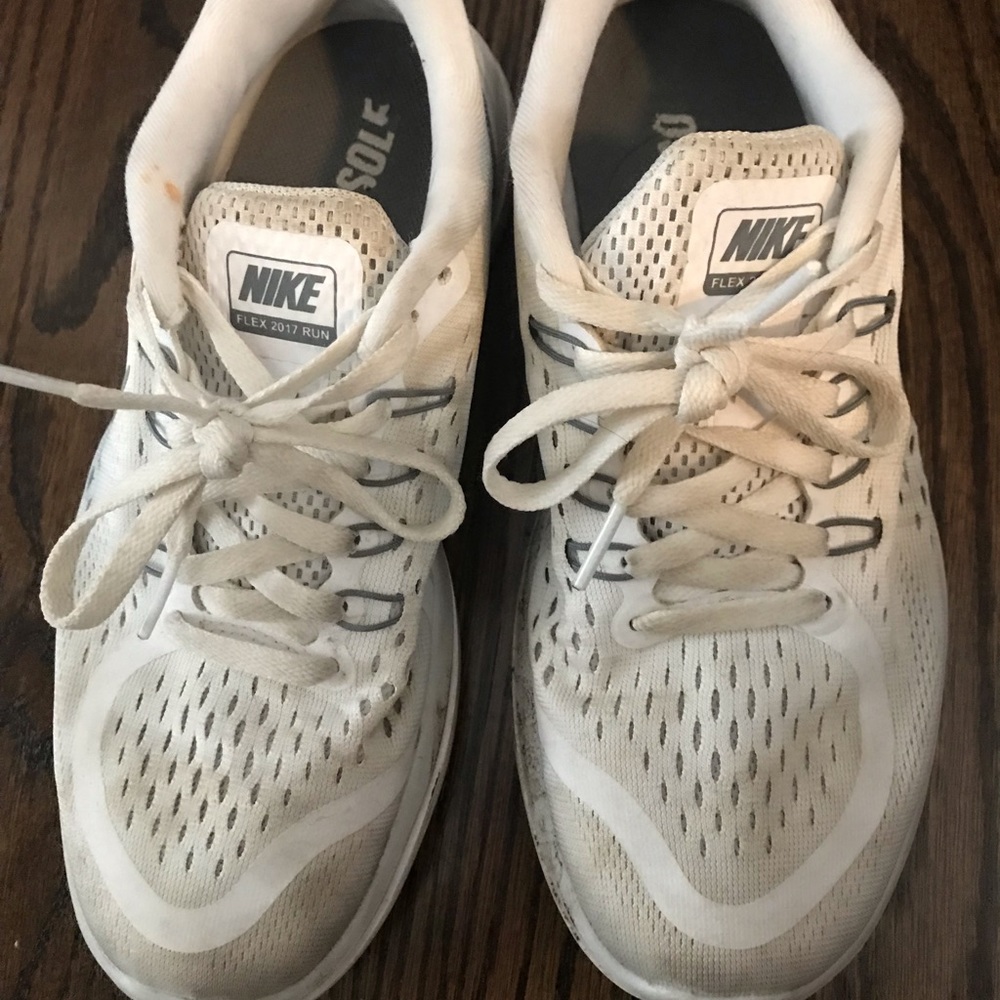 Women’s Nike Sneakers Size 6.5